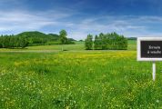 NOUVEAU !
 
Magnifique terrain à bâtir situé au Bourg à SOYE EN SEPTAINE, proximité immédiate de BOURGES et de la rocade.
 
Terrain clos et arboré avec une belle superficie de 1 213 m² et une longue façade pouvant accueillir la maison de vos rêves.
 
N'hésitez pas à nous contacter au 02 48 70 33 11
 
En accord avec nos partenaires fonciers !
 
Prix : 44 500 €